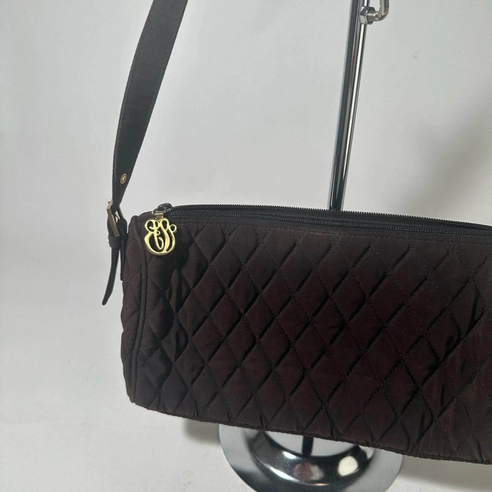 Elegant Black Quilted Shoulder Bag with Diamond Pattern