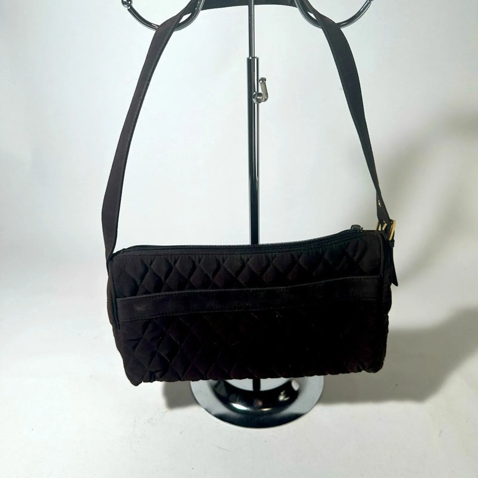 Elegant Black Quilted Shoulder Bag with Diamond Pattern